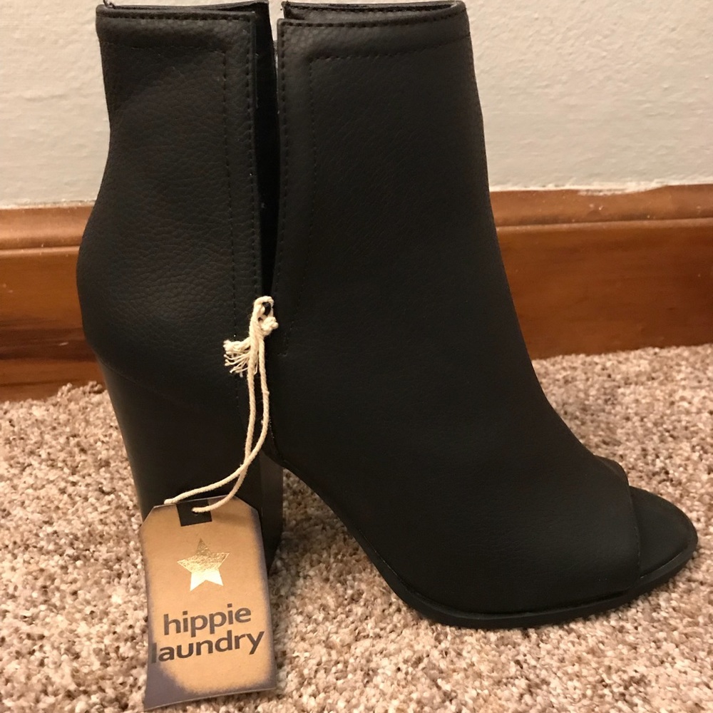 NWT Hippie Laundry Black Open Toe Shootie